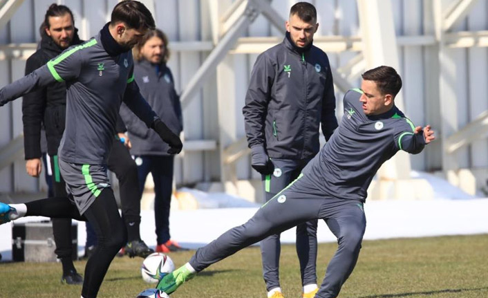 Konyaspor, Trabzonspor maçı hazırlıklarını tamamlayıp Trabzon’a geldi
