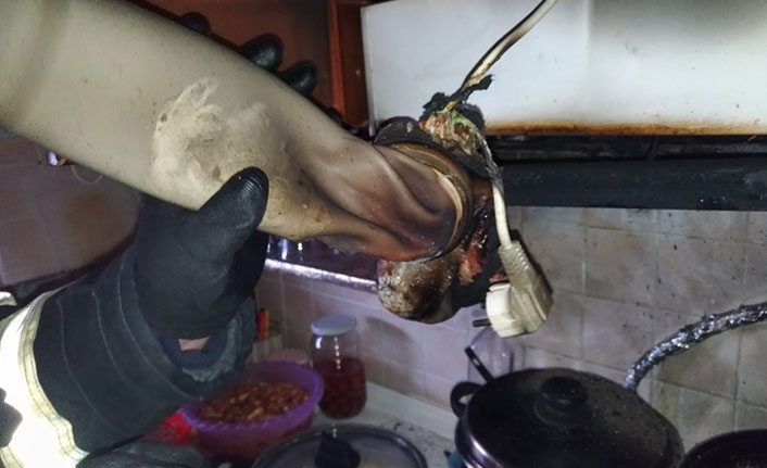 Ocakta unutulan yağ yangına neden oldu