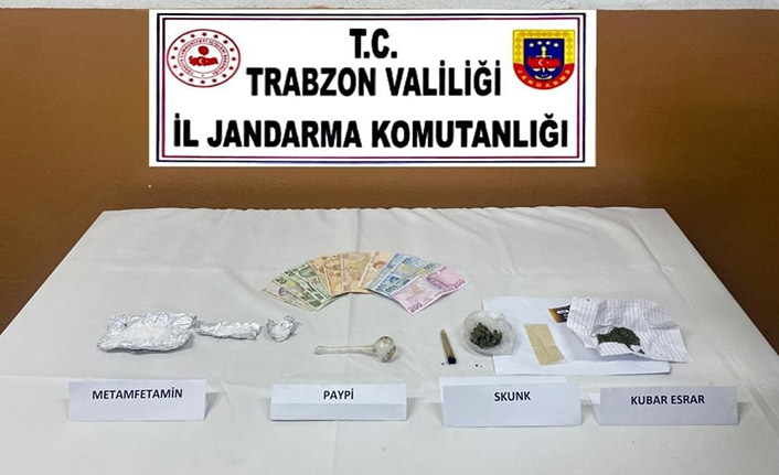 Trabzon’da Jandarma’dan uyuşturucu operasyonu! İç çamaşırına saklamış