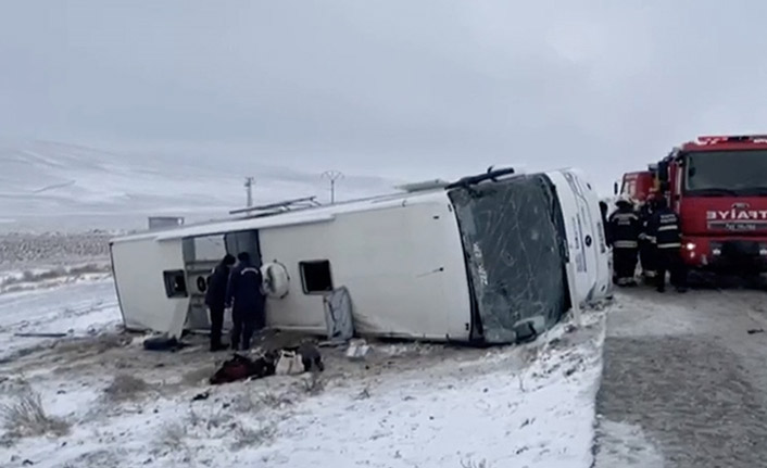 Konya'da tur otobüsü devrildi! 5 ölü 26 yaralı