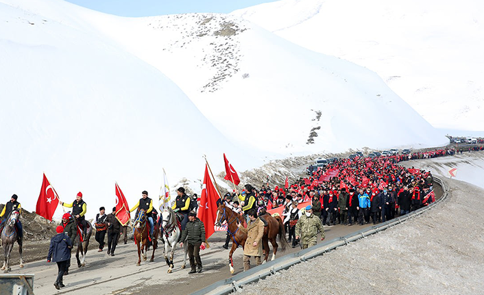 Kurtuluşun yıl dönümünde Bayburt, şühedaya yürüdü