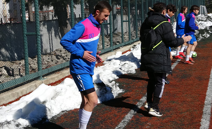 Kanseri yenip futbola geri döndü