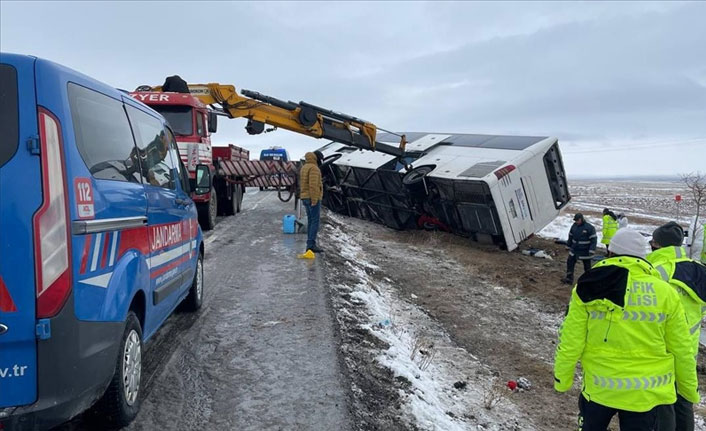 ​​​​​​​Konya'da 6 kişinin öldüğü tur otobüsü kazasıyla ilgili gözaltına alınan şoför tutuklandı