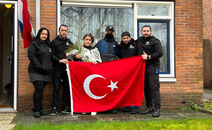 Hollanda’da ırkçılığa uğrayan Türk aileye destek