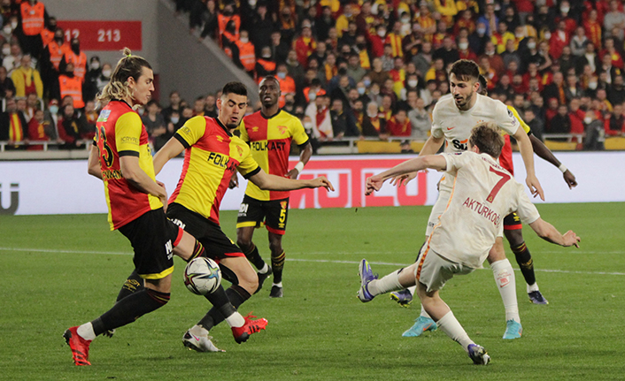 Göztepe ile Galatasaray nefes kesen maçta penaltı düellosu yaşadı: 2-3