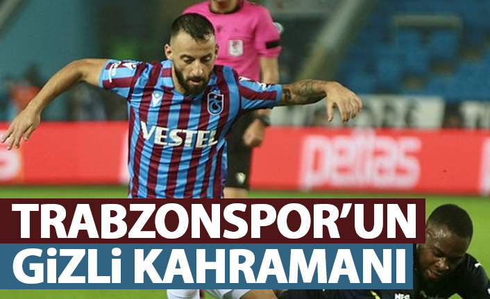 Siopis performası ile alkış alıyor