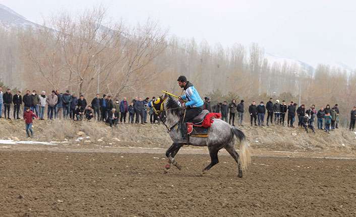 Bayburt'ta "Kurtuluş Kupası Cirit Müsabakası"