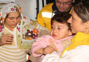 1 Yaşındaki çocuk 4 kişi kurtardı