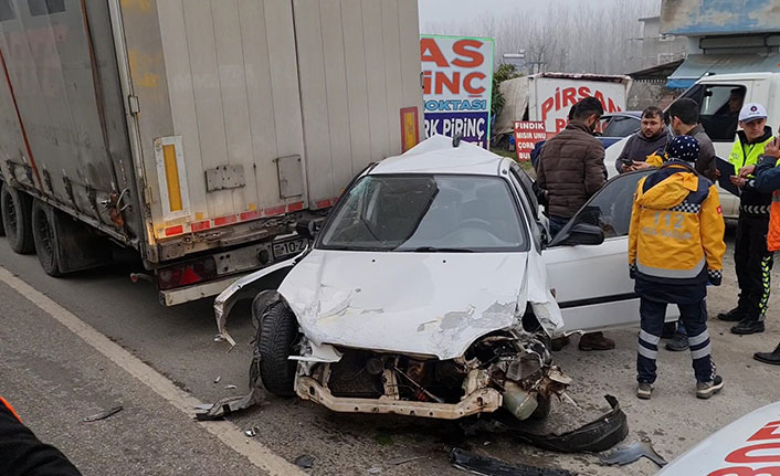 Samsun’da otomobil tıra arkadan çarptı: 1 yaralı