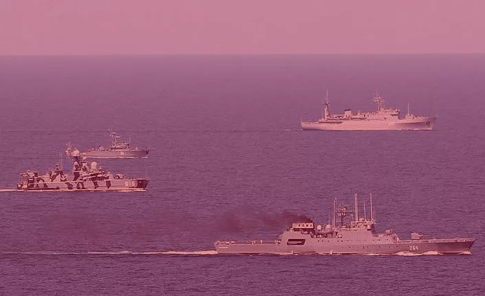 Rusya Karadeniz'de gemilere ateş açtı