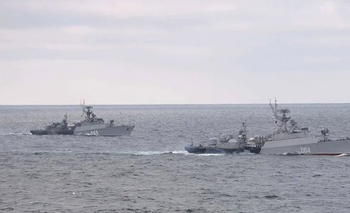 Rusya kendi uçağını vurdu!