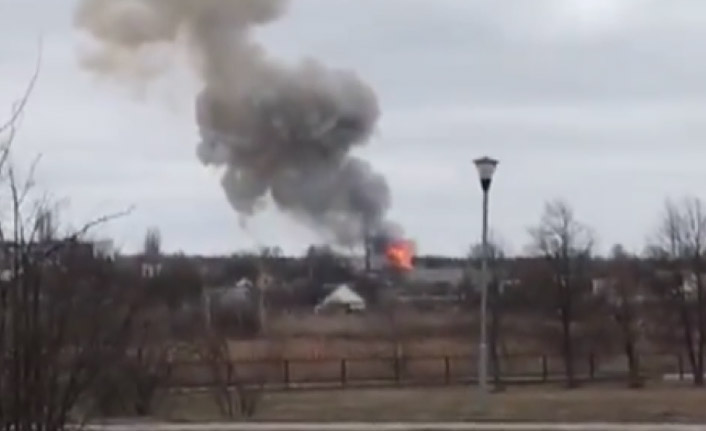 Rusya akaryakıt istasyonunu vurdu.