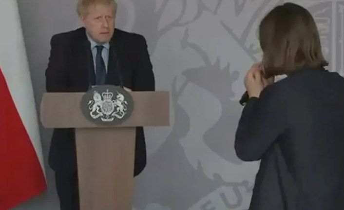 Ukraynalı gazeteci İngiltere Başbakanı Johnson'a 'Korkak' dedi