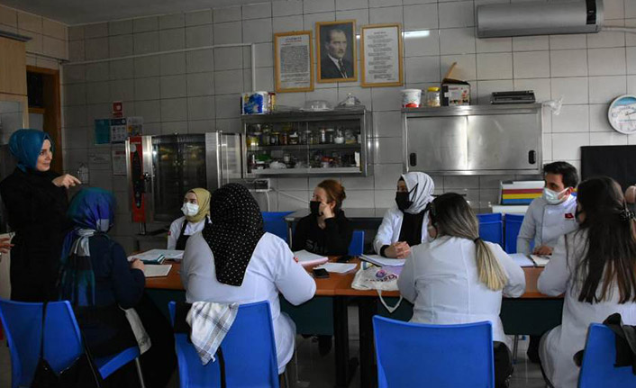 Bahar Ayvazoğlu'ndan Trabzon Olgunlaşma Enstitüsü'ne ziyaret