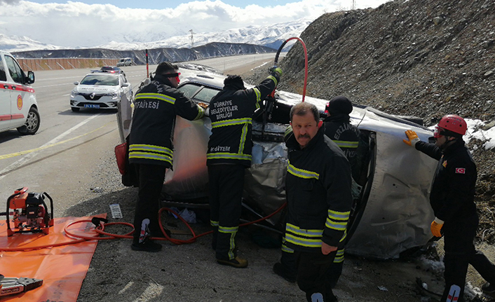 Erzincan’da trafik kazası: 1 ölü, 1 yaralı