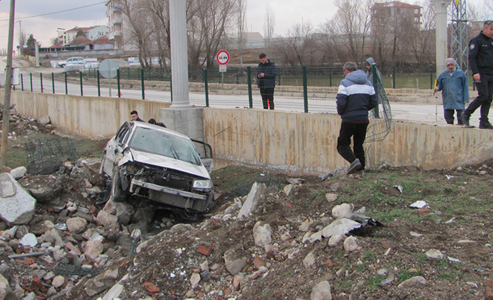 Cenazeye giderken kaza yaptılar: 6 yaralı