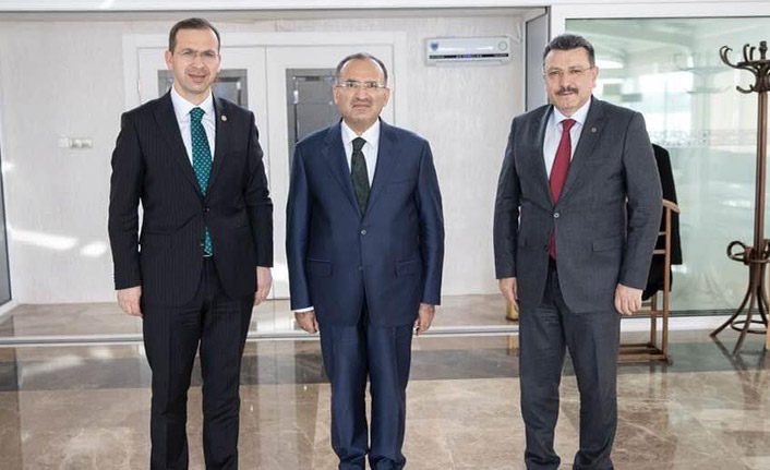 Salih Cora, Bakan Bozdağ'ın kapısını çaldı