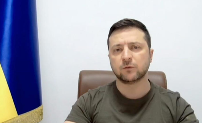Zelenskiy: "Rusya'yı terör ülkesi ilan edin"