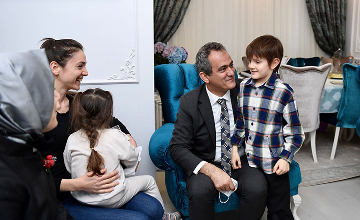 Bakan Özer'den Trabzon'da sürpriz ziyaret