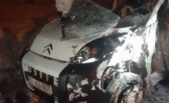 Kar küreme aracıyla çarpıştı: 3 ölü