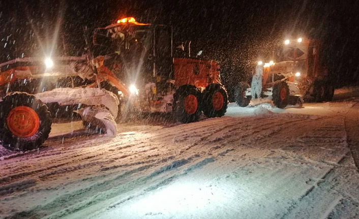 Kar, tipi, çığ Kop geçidini kapattı