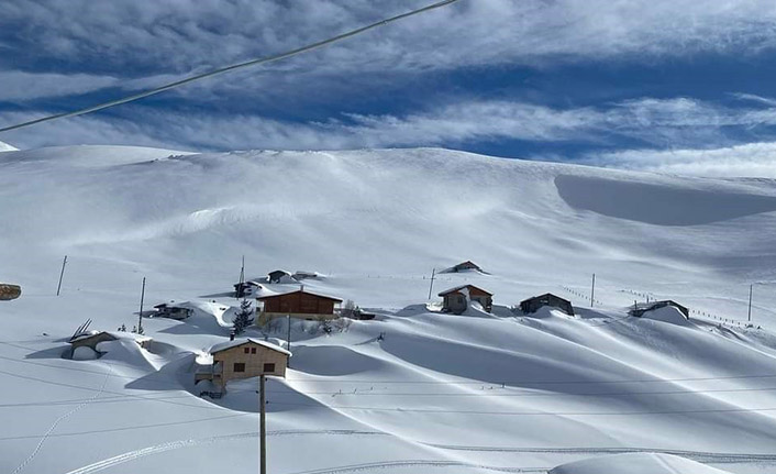 Trabzon’un yaylaları kar altında