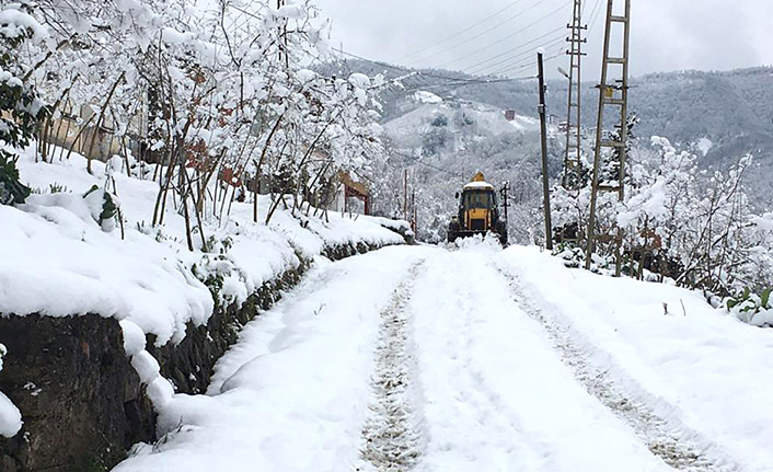 Akçaabat'ta karla mücadele