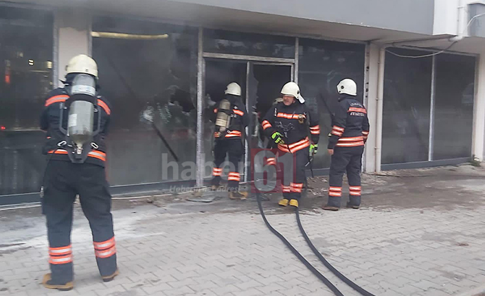 Trabzon’da 7 katlı apartmanın deposunda yangın çıktı.