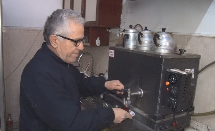 Güvenerek verdiği telefonunu çaldırdı