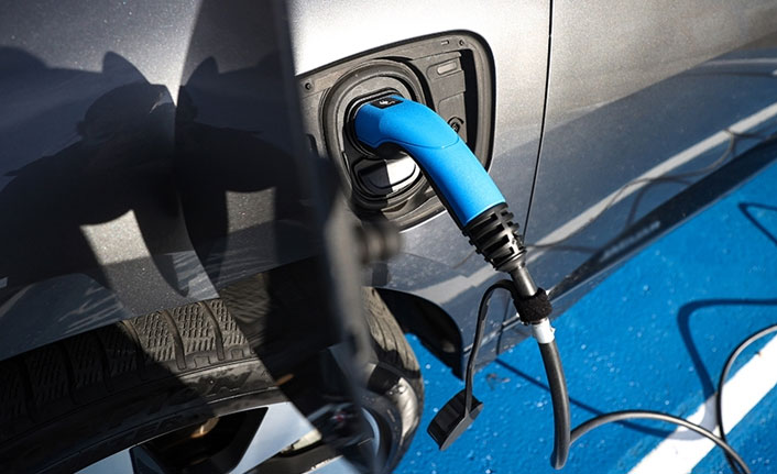 Elektrikli araç şarj istasyonlarına yatırım desteği verilecek