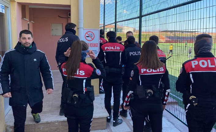 Futbol maçında kavga; 2 hakem yaralandı, 6 kişi gözaltına alındı