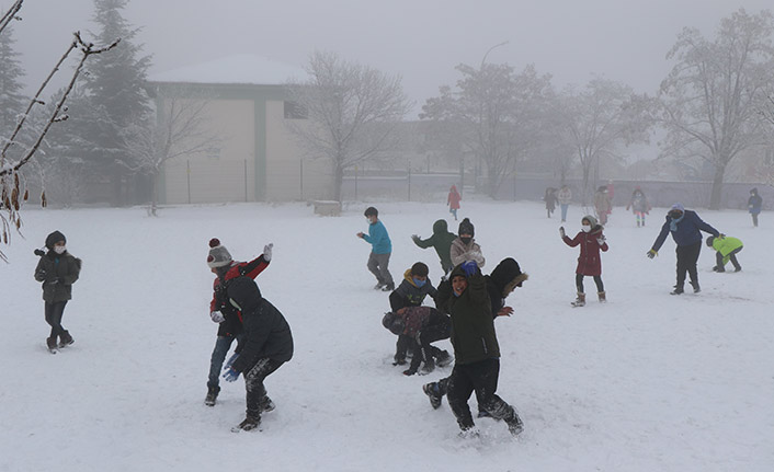 Bayburt'ta eğitime kar engeli