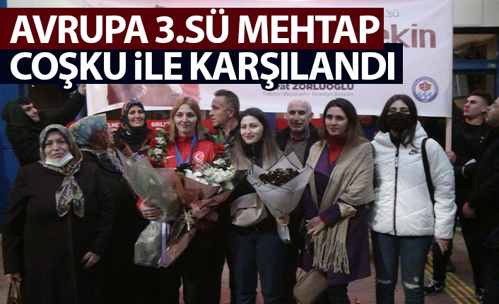 Bronz madalyalı milli güreşçi Trabzon'da coşkuyla karşılandı