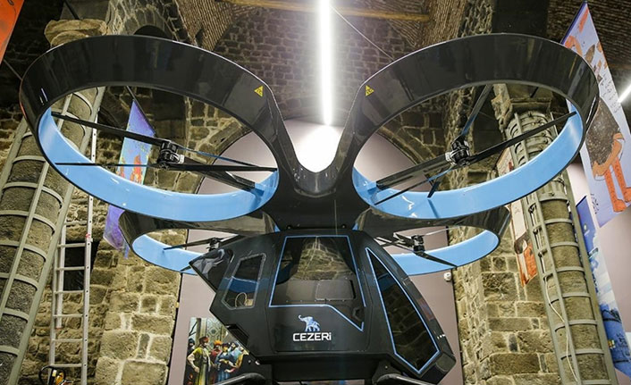 Türkiye'nin ilk uçan arabası 'Cezeri' sergilenecek