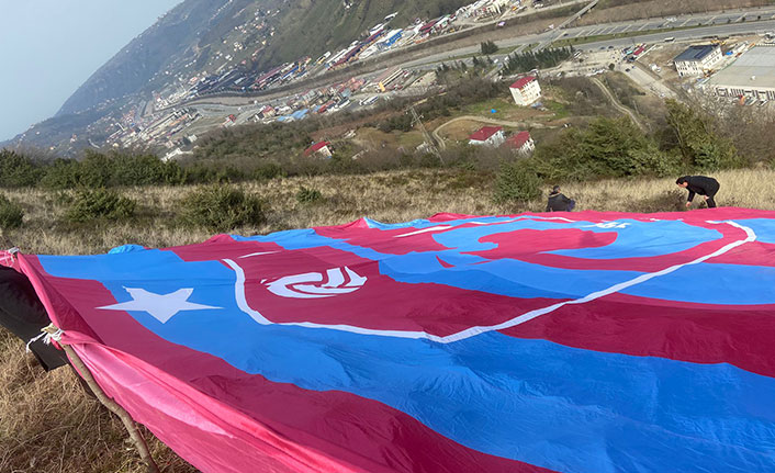 Anifalılardan 61 metrelik Trabzonspor bayrağı
