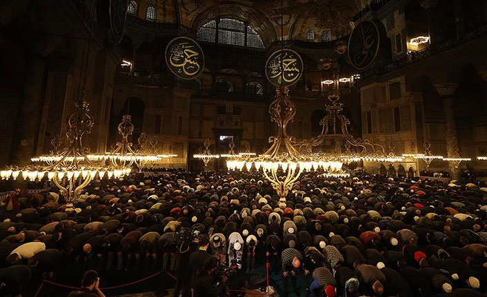 Ayasofya'da 88 yıl sonra ilk teravih