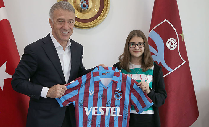 Dünya Matematik Şampiyonu Beyza Nur Demir'den Trabzonspor'a ziyaret