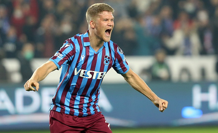 Trabzonspor’u öne geçiren gol Cornelius’tan geldi