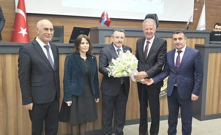 Başkan Genç'e Avukatlar günü kutlaması