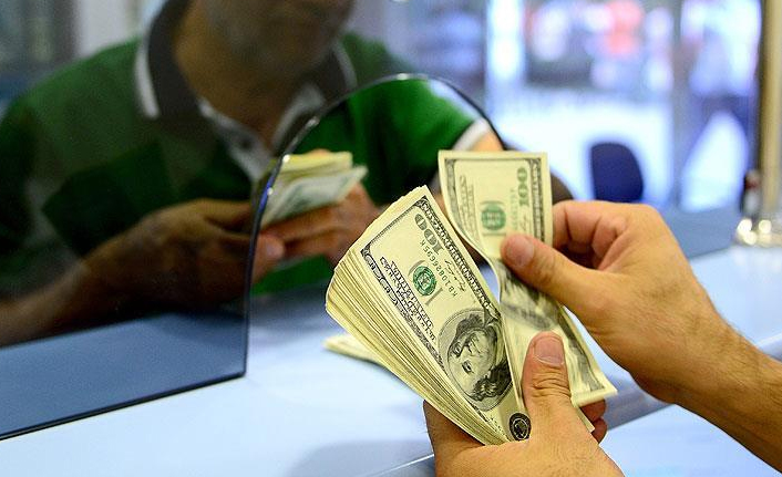 İstanbul serbest piyasada dolar ve avro güne düşüşle başladı