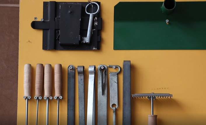 Trabzonlu Necati usta, 40 yıldır kara kilit üretiyor