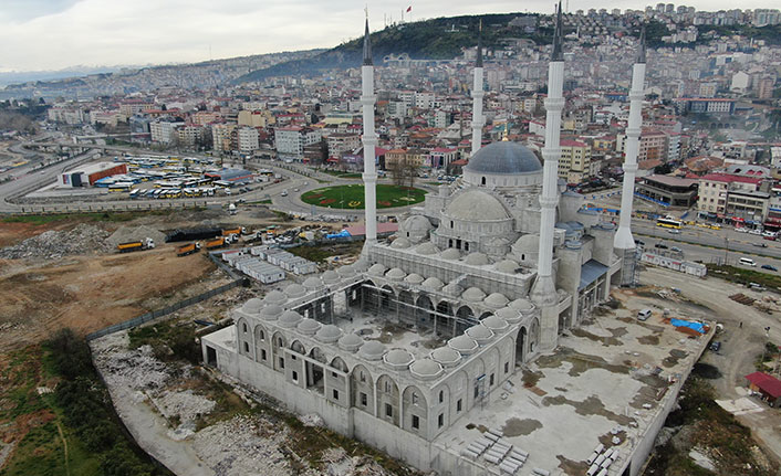 Trabzon'da Doğu Karadeniz'in en büyük cami ve külliyesinde sona doğru