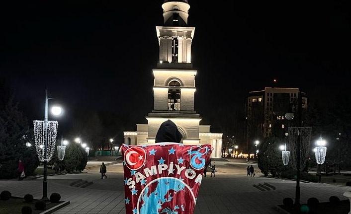 Trabzonspor 4 ilden bayrakları paylaştı: Bize her yer Trabzon!