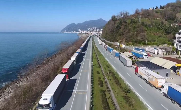 Sarp Sınır Kapısı'ndaki yoğunluğa Muratlı Sınır Kapısı önerisi