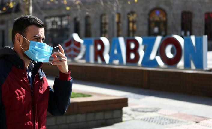 KTÜ'lü Bilim Kurulu Üyesi Özlü: "Açık havada maskenin anlamı kalmadı" dedi ve uyardı