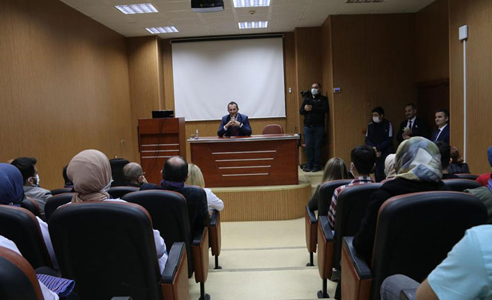 Başkan Ekim: “Bu yüzyılın bilim insanları bugünün gençleri olsun”