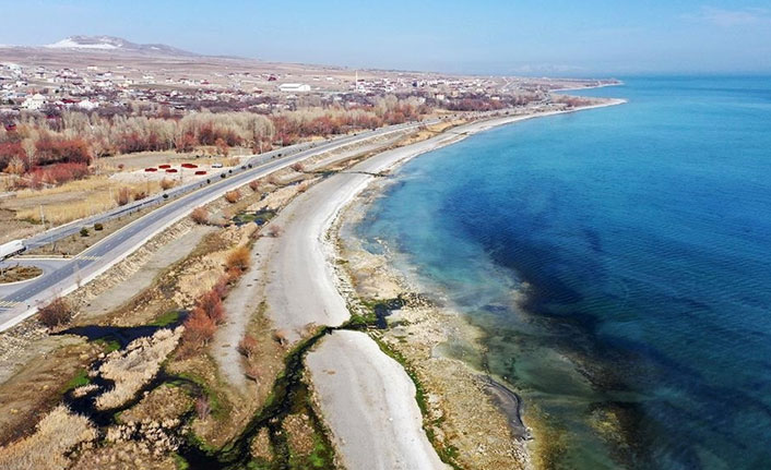 Van Gölü kıyısındaki mikrobiyalitler turizmde yeni rota oluşturabilir
