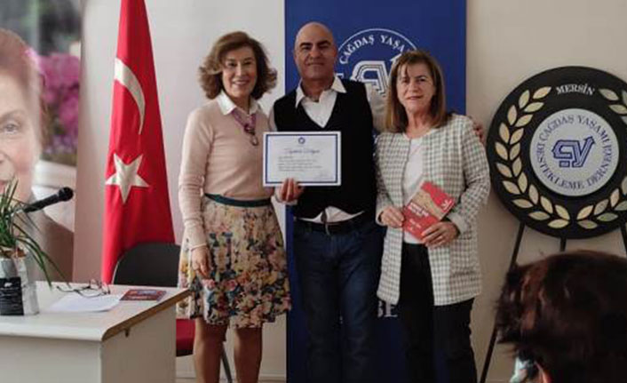 Kırmızı kar! Annesine aşık bir evlat