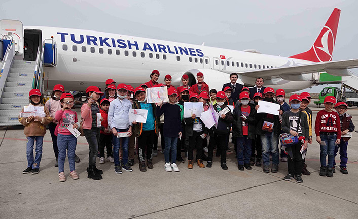 THY'den köy çocuklarına "23 Nisan" sürprizi