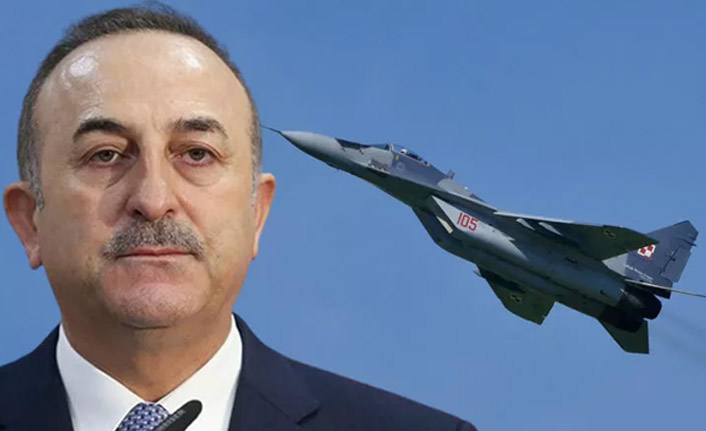 Bakan Çavuşoğlu açıkladı: Rusya'ya hava sahasını kapattık